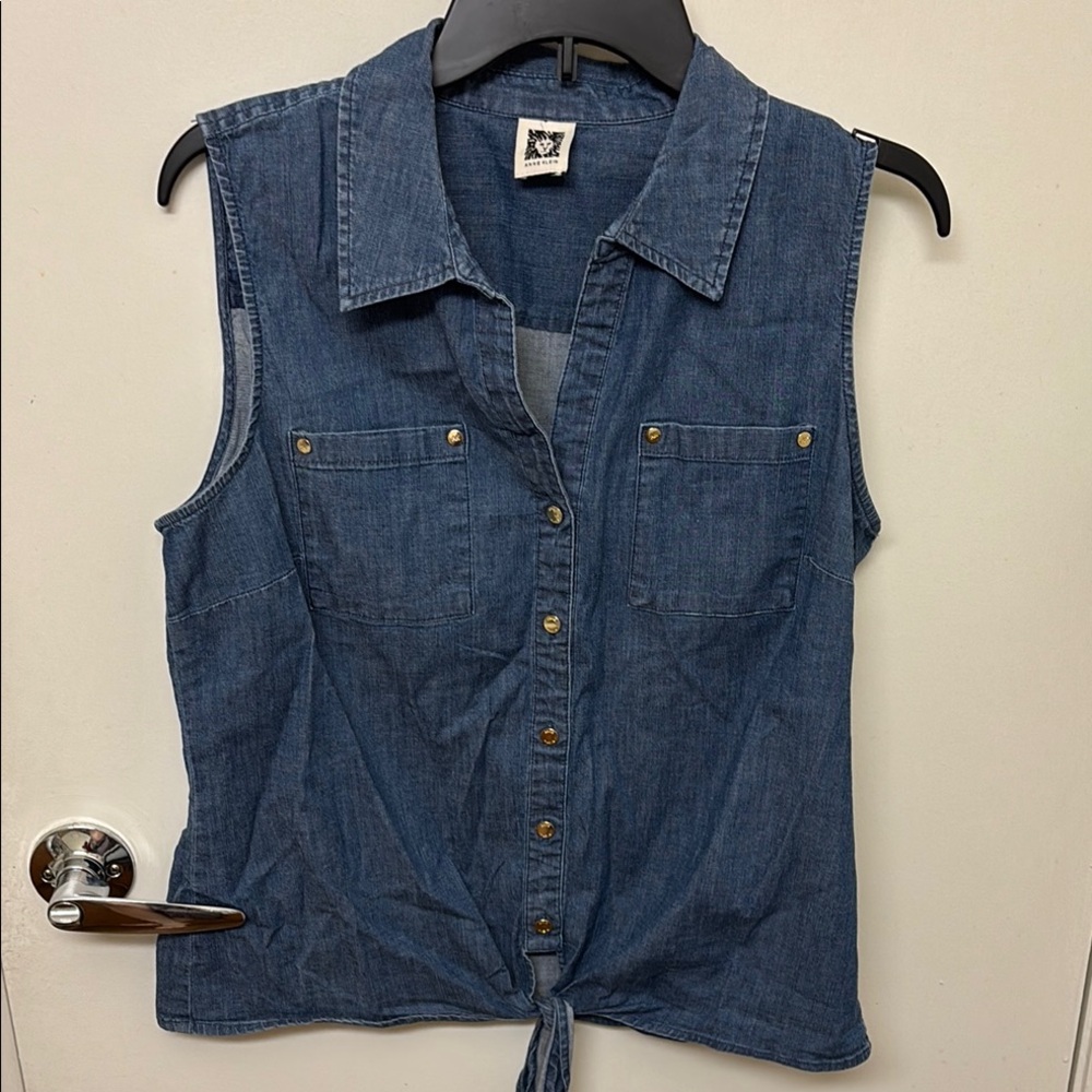 Anne Klein Blue Sleeveless Button Down Top